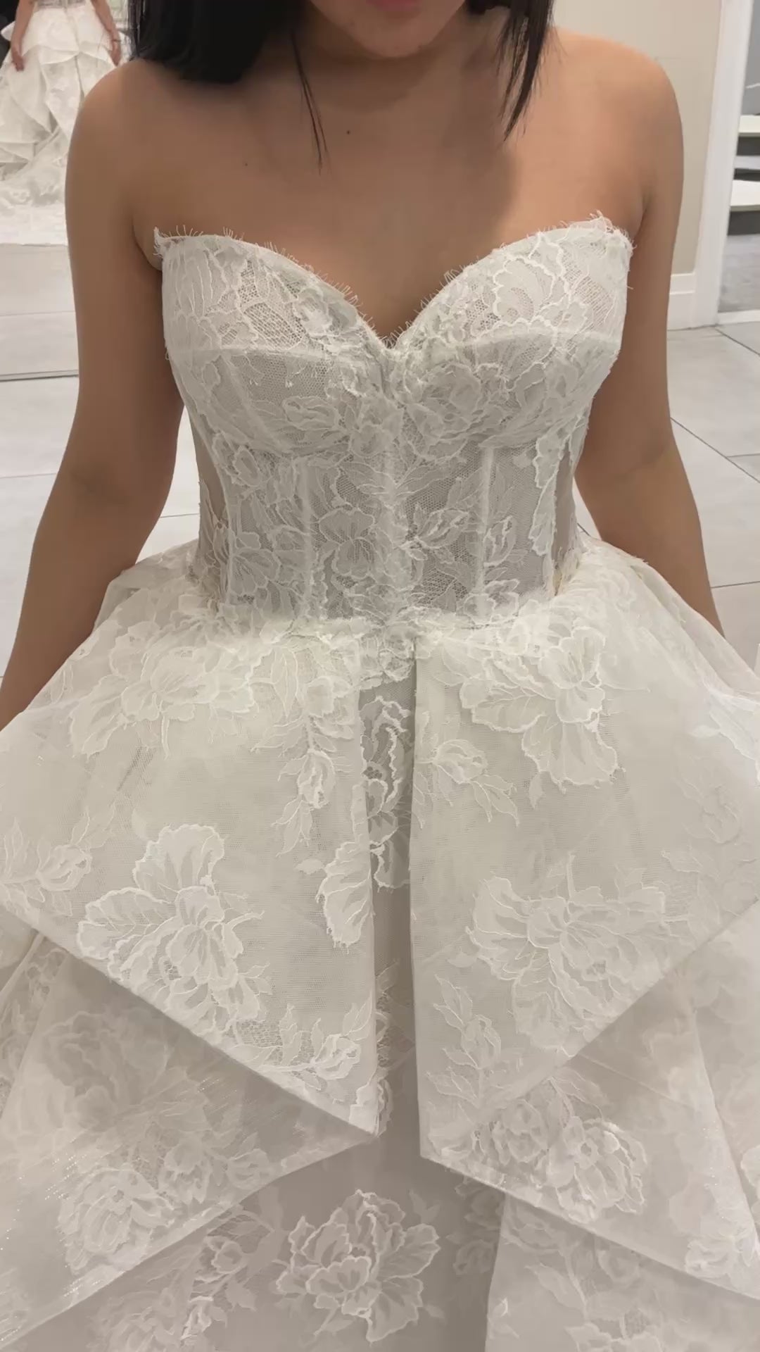 Papillion with Veil and Gloves