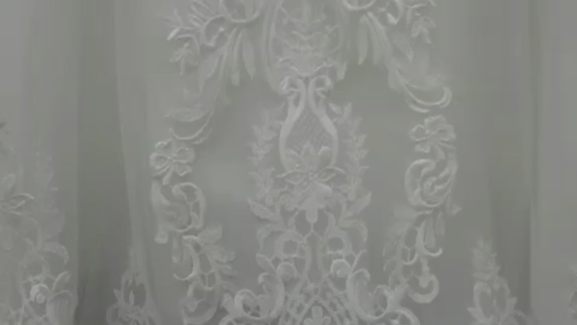 Timeless Ivory lace Elegance Size 8