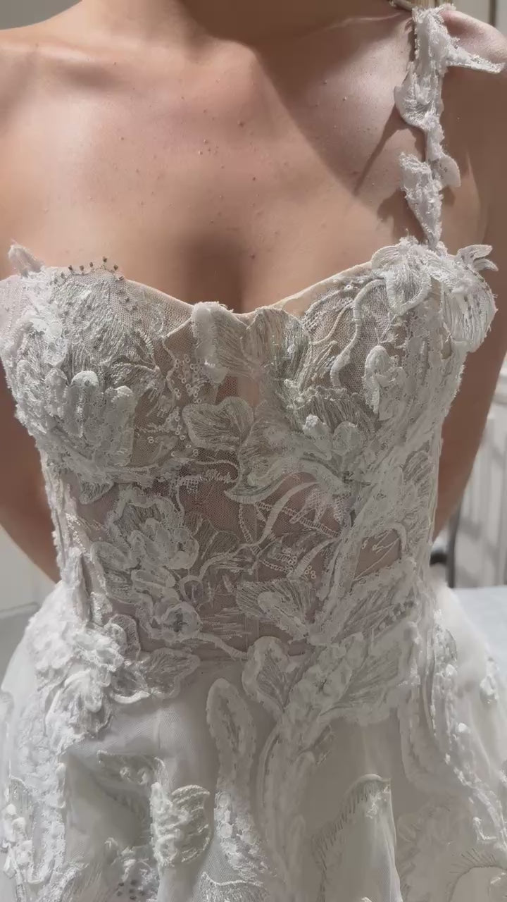 Sample Mira Zwillinger Ami Wedding Dress