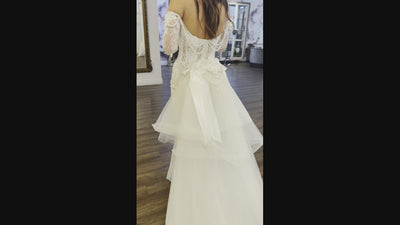 PRIVÉE 25-P109 with Overskirt and Veil
