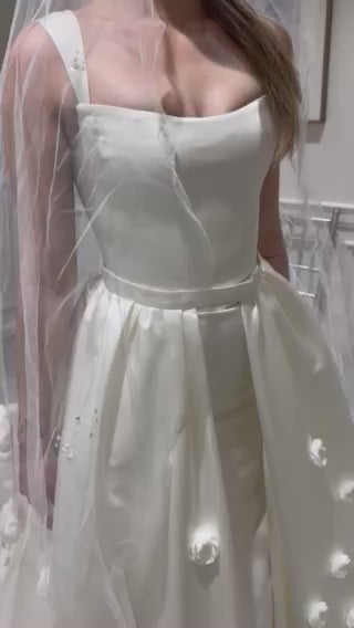 SE042 Custom , Overskirt and Custom Matching Veil