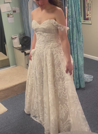 Naeem Khan Lace Gown